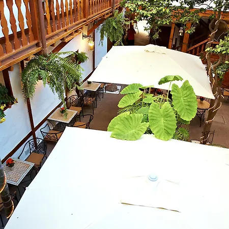 Emblematico San Agustin Икод-де-лос-Винос